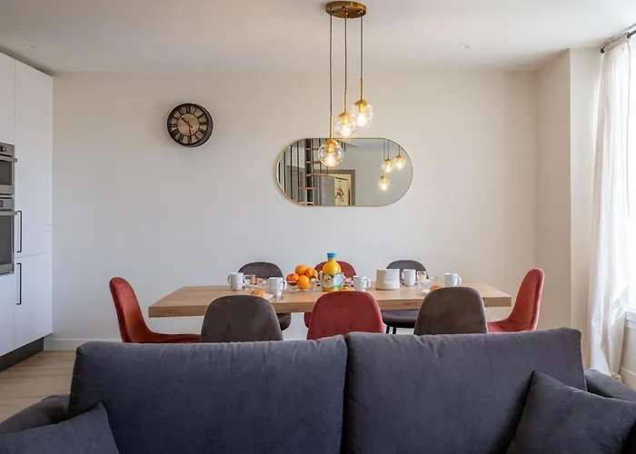 Brp Center, Floor Luxurious I, 4 Bedrooms+3 Bathrooms * Cannes