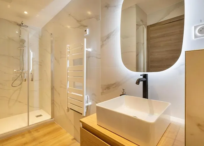 Brp Center, Floor Luxurious I, 4 Bedrooms+3 Bathrooms * Cannes