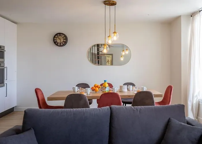 Brp Center, Floor Luxurious I, 4 Bedrooms+3 Bathrooms *