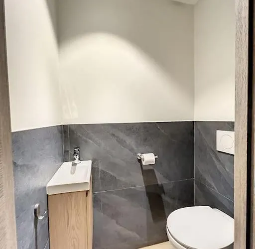 Brp Center, Floor Luxurious I, 4 Bedrooms+3 Bathrooms Lägenhet *